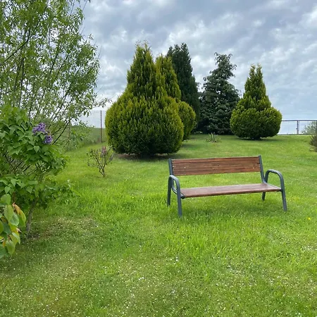 Appartement In Mariendorf Auf Der Halbinsel Moenchgut