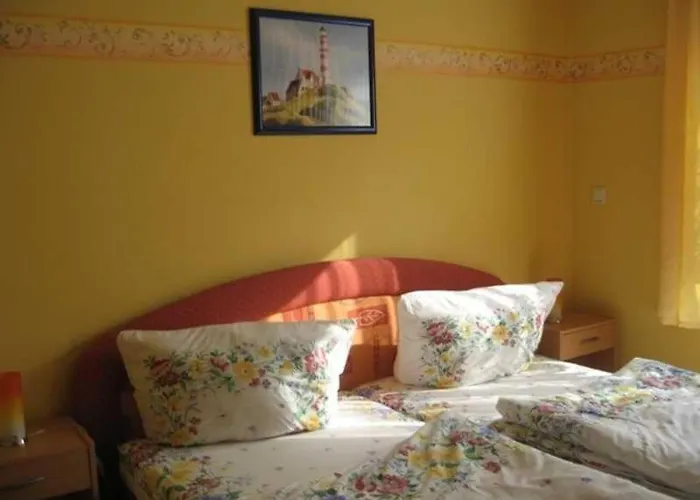 Appartement In Mariendorf Auf Der Halbinsel Moenchgut *