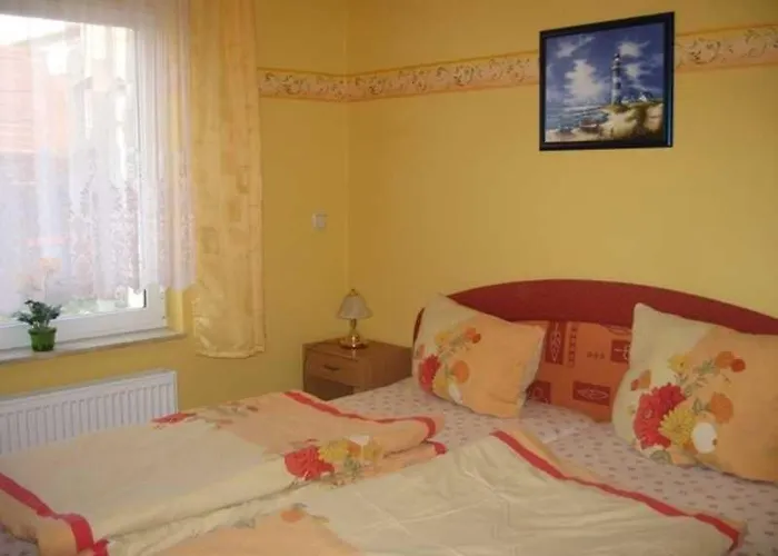In Mariendorf Auf Der Halbinsel Moenchgut Appartement Middelhagen