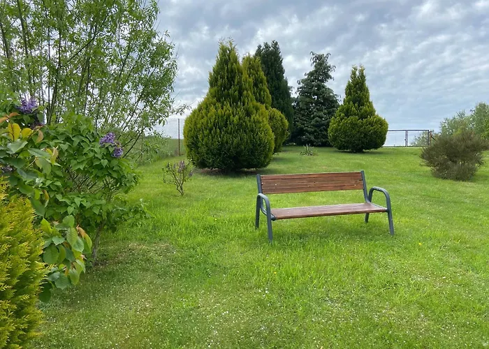Appartement In Mariendorf Auf Der Halbinsel Moenchgut