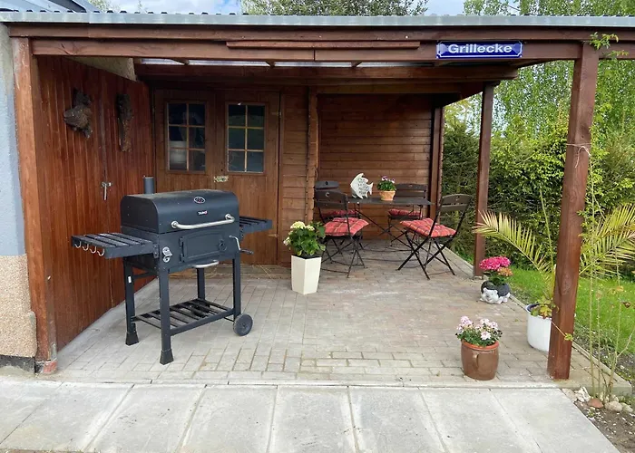 In Mariendorf Auf Der Halbinsel Moenchgut